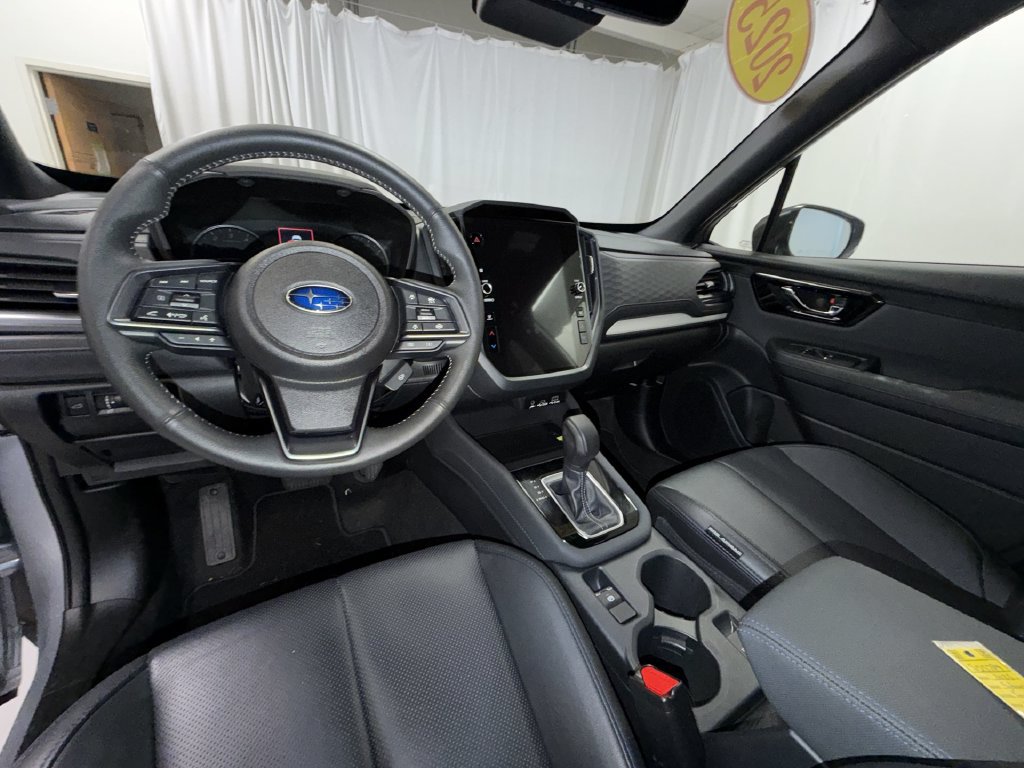 Used 2025 Subaru Forester Limited AWD/4WD image 3