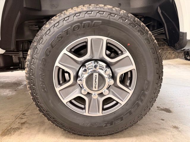 Used 2026 Ford F350 Lariat AWD/4WD image 11