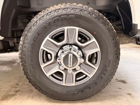 Used 2026 Ford F350 Lariat AWD/4WD image 11