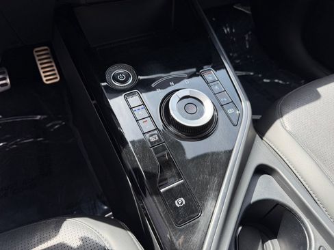 Used 2023 Kia Niro Wave image 28