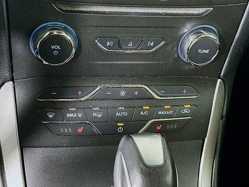 Used 2016 Ford Edge SEL w/ Equipment Group 201A FWD image 23