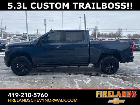 Used 2021 Chevrolet Silverado 1500 Custom Trail Boss w/ LPO, Dark Essentials Package image 4
