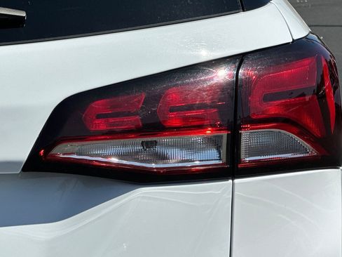 Used 2024 Chevrolet Equinox LT image 47