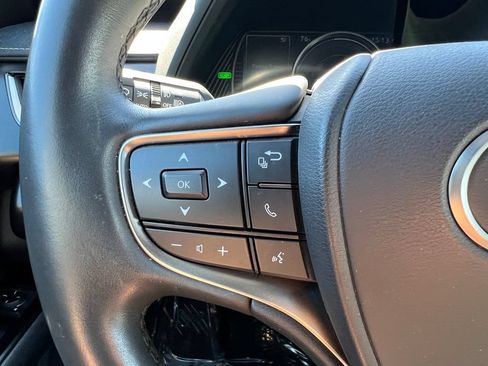Used 2024 Lexus UX 250h F Sport FWD image 28