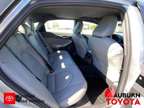 Certified 2019 Toyota Avalon Limited w/ Advanced Safety Package FWD image 17