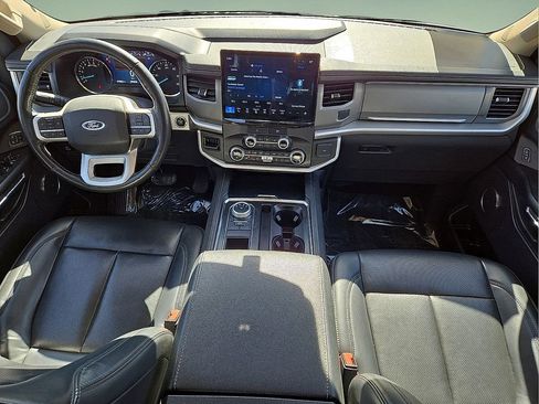 Used 2022 Ford Expedition Max XLT image 16