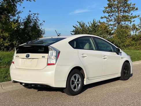 Used 2012 Toyota Prius Three image 3