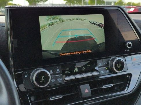 Used 2023 Toyota Highlander XSE AWD/4WD image 14