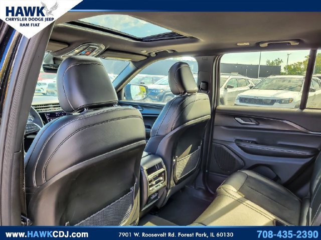 Certified 2025 Jeep Grand Cherokee Altitude AWD/4WD image 12