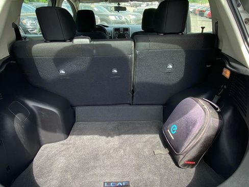 Used 2015 Nissan Leaf S w/ Charge Package FWD image 11