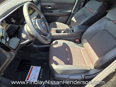 Used 2025 Nissan Kicks SR FWD image 10