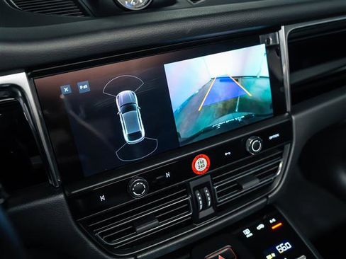 Certified 2026 Porsche Macan AWD/4WD image 25