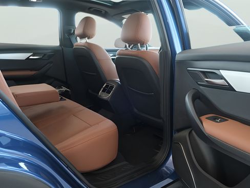 New 2025 VinFast VF 8 Plus AWD/4WD image 24