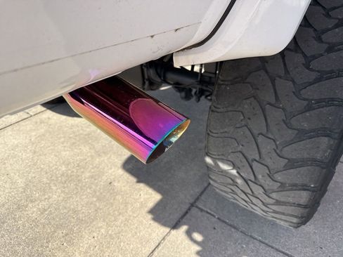 Used 2015 Ford F250 Lariat w/ FX4 Off-Road Package image 30