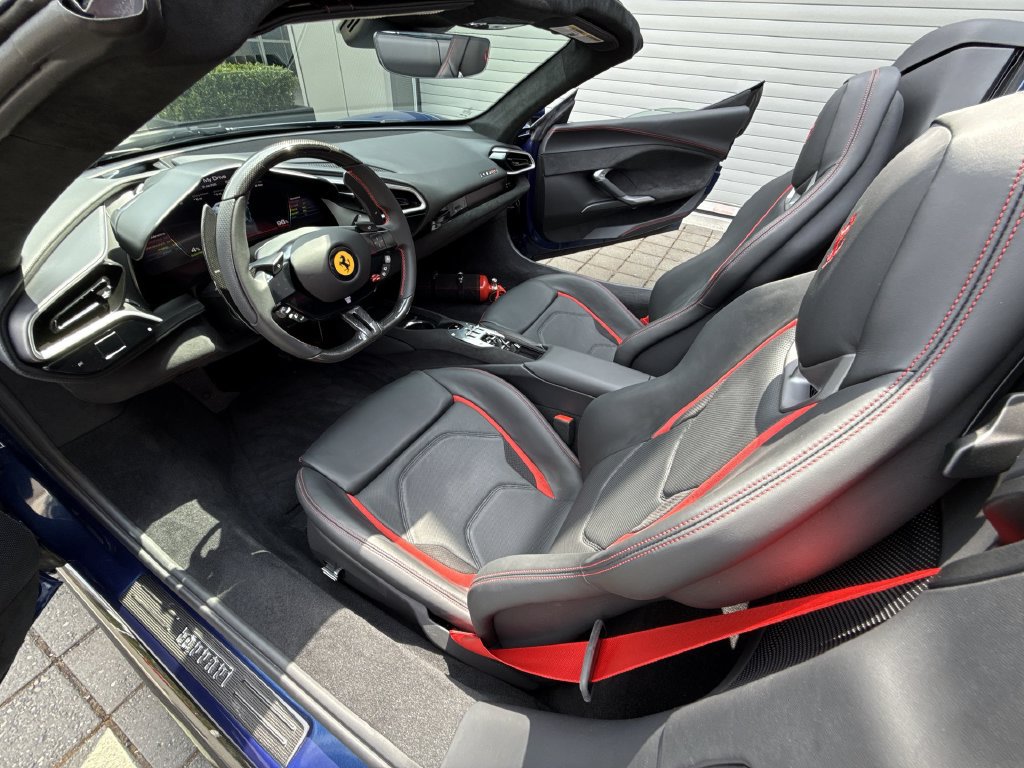Used 2024 Ferrari 296 GTS RWD image 28