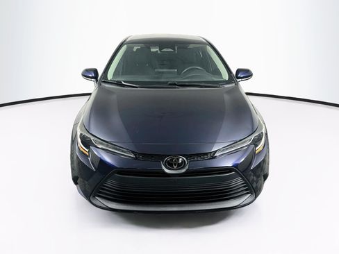 Used 2023 Toyota Corolla LE FWD image 2