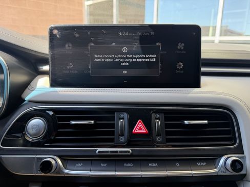 Used 2022 Genesis G70 3.3T RWD image 22