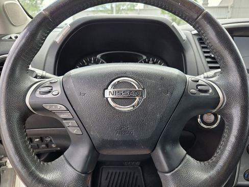 Used 2017 Nissan Pathfinder SL w/ SL Tech Package FWD image 20