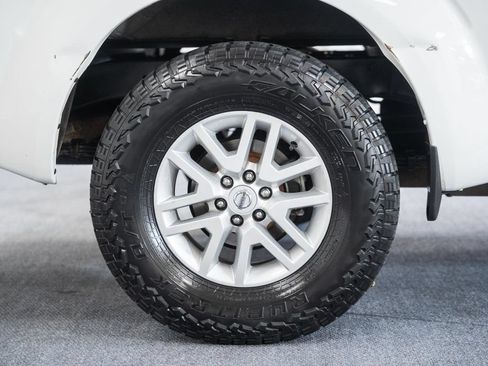 Used 2021 Nissan Frontier SV RWD image 14
