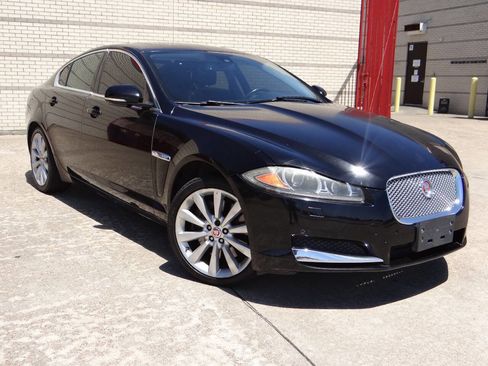 Used 2015 Jaguar XF Portfolio image 23