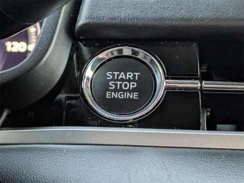 Used 2024 Mitsubishi Outlander SEL image 30