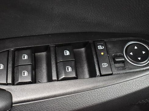 Certified 2025 Kia Seltos S FWD image 28