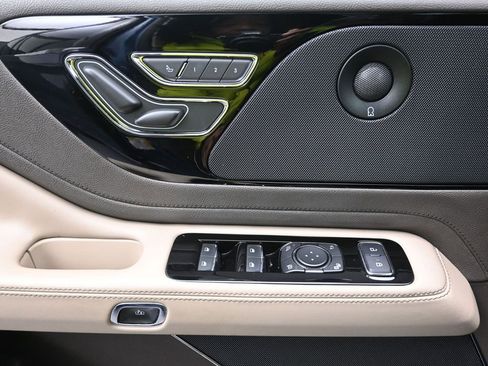 Used 2020 Lincoln Aviator Reserve w/ Equipment Group 201A image 17