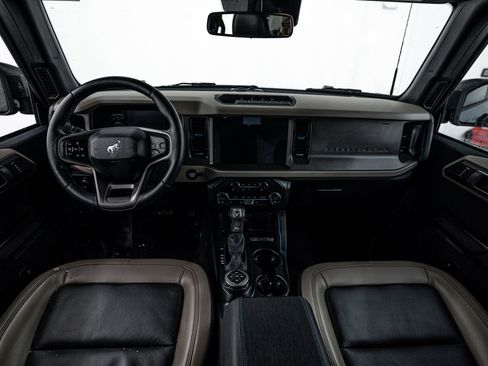 Used 2024 Ford Bronco Wildtrak image 8