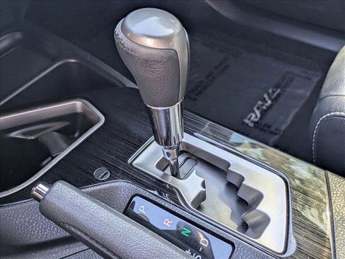 Used 2017 Toyota RAV4 Limited image 11