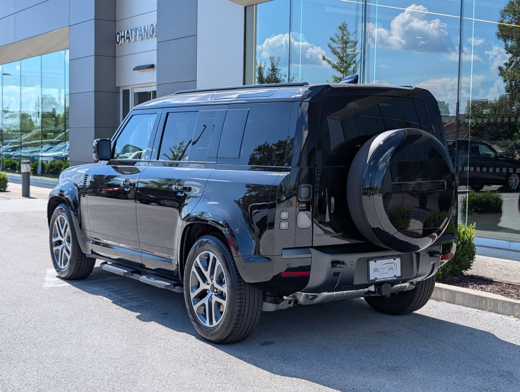 New 2026 Land Rover Defender 110 X-Dynamic SE AWD/4WD image 4