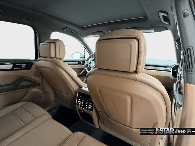 Used 2023 Porsche Cayenne Platinum Edition AWD/4WD image 25
