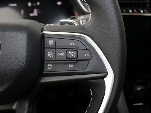 New 2025 Jeep Grand Cherokee Limited w/ Trailer Tow Package image 14