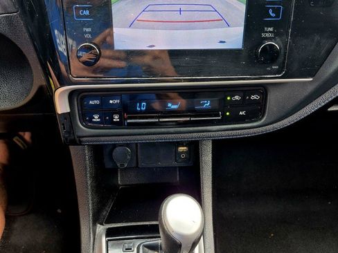 Used 2018 Toyota Corolla SE FWD image 10