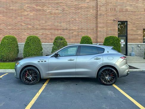 Used 2022 Maserati Levante Modena AWD/4WD image 5