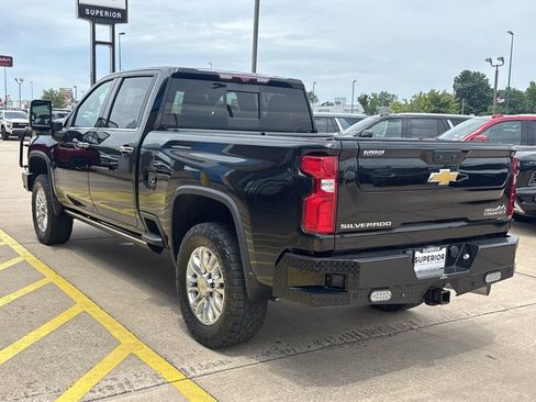 Used 2022 Chevrolet Silverado 2500 High Country w/ Technology Package AWD/4WD image 10