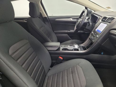 Used 2020 Ford Fusion SE image 21