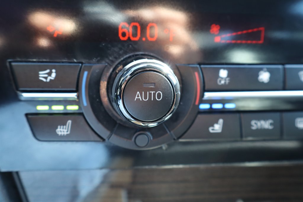 Used 2015 BMW 750Li RWD image 33