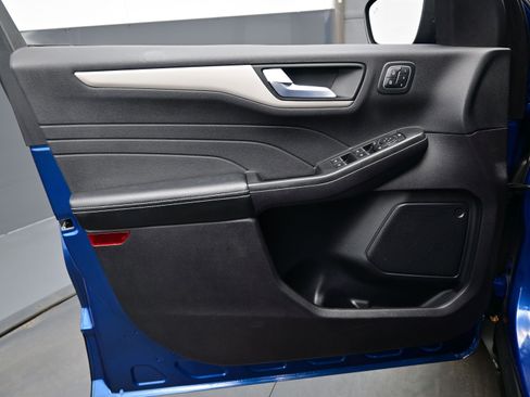 Used 2022 Ford Escape SEL w/ Technology Package image 9