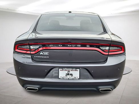 Used 2019 Dodge Charger SXT image 6