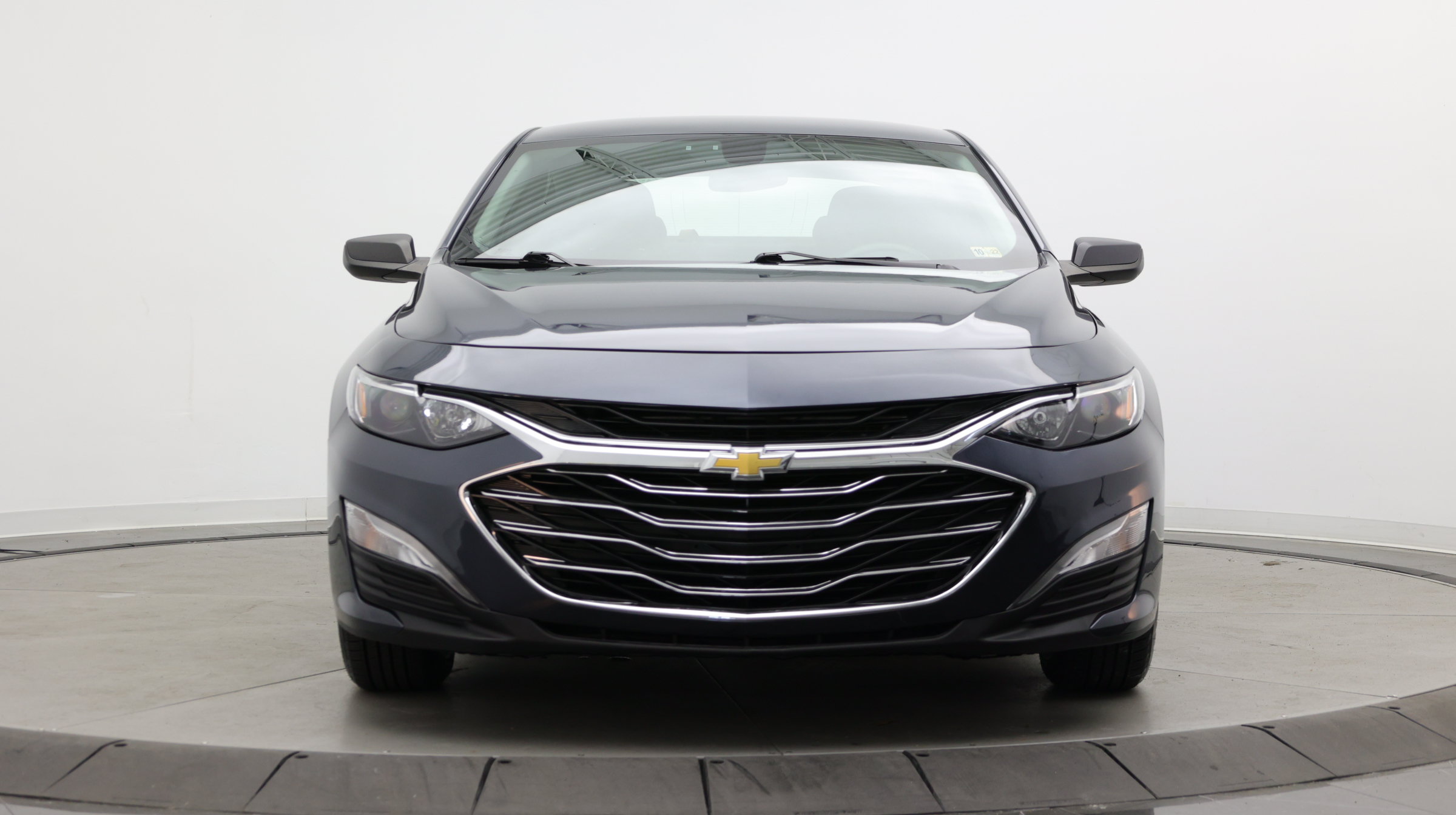 Used 2020 Chevrolet Malibu LS FWD image 2