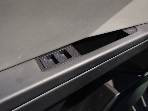 Used 2024 Tesla Cybertruck Cyberbeast AWD/4WD image 18