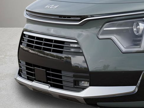 New 2025 Kia Niro EX Touring image 12