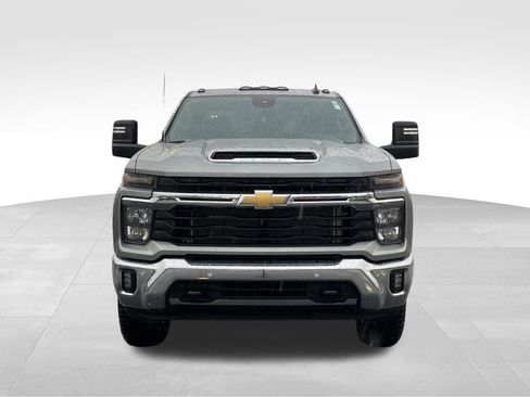 Used 2025 Chevrolet Silverado 2500 LT image 3