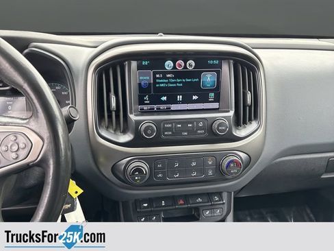 Used 2015 Chevrolet Colorado Z71 image 9