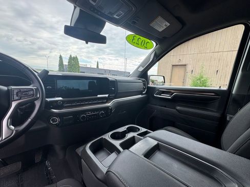 Used 2023 Chevrolet Silverado 1500 RST AWD/4WD image 26