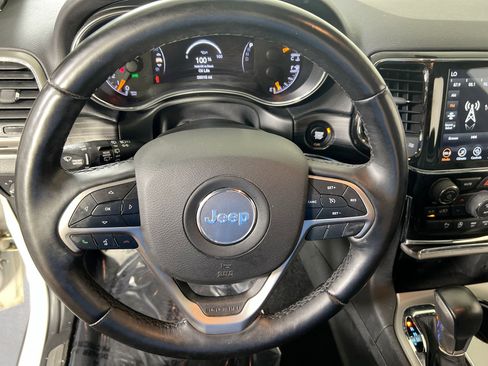 Used 2022 Jeep Grand Cherokee Limited image 10