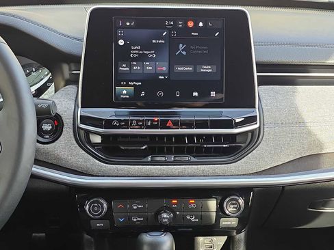 Certified 2025 Jeep Compass Latitude image 20