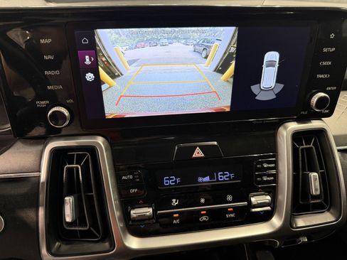 Used 2022 Kia Sorento S w/ Panoramic Sunroof Package FWD image 10