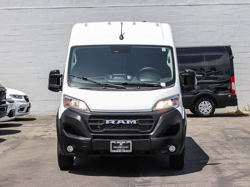 Used 2024 RAM ProMaster 2500 w/ Convenience Group FWD image 2