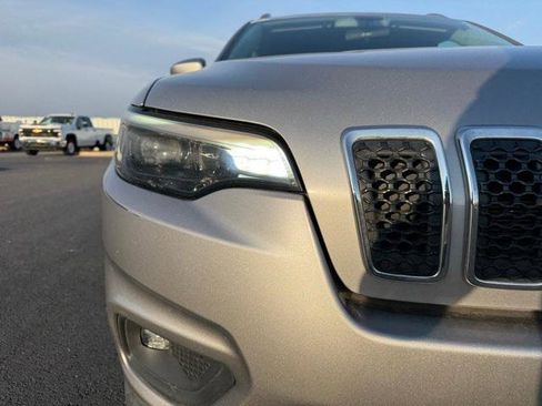 Used 2019 Jeep Cherokee Latitude Plus image 3